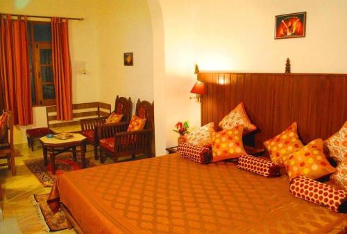 Superior Double or Twin Room image 3