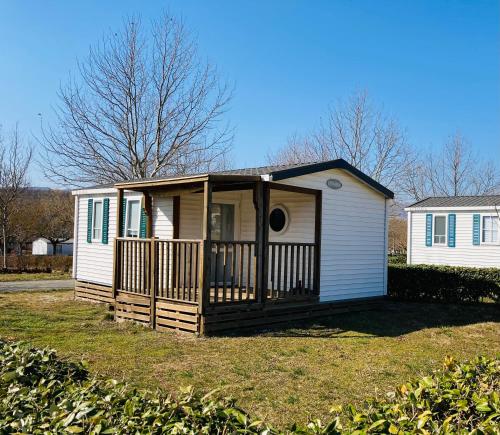 2 bedrooms, 3 beds