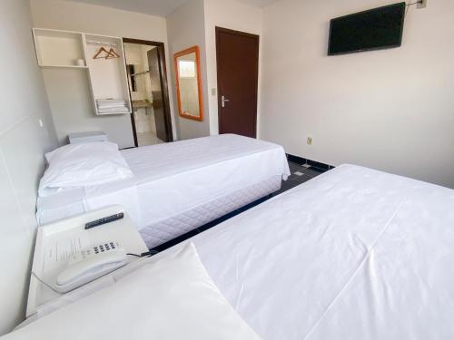 Standard Twin Room image 3
