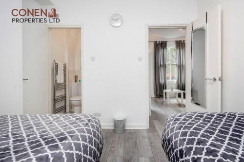 Picture of Stunning 1-Bed Apartment In London Lewisham