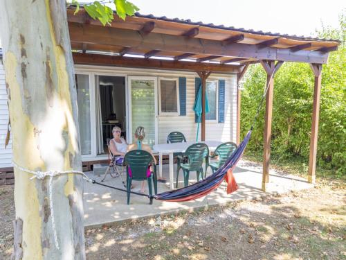 2 bedrooms, 4 beds