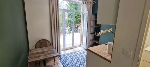 . Appartement d'une chambre avec jardin clos et wifi a Saint Cyr au Mont d'Or