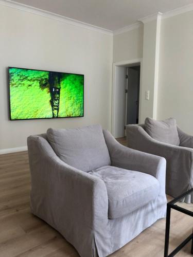 Three-Bedroom Apartment with Balcony image 4