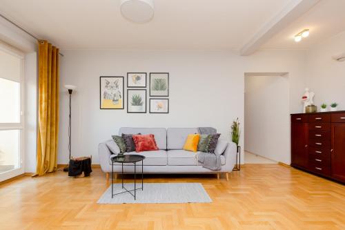 Mokotów Apartment Bluszczańska by Noclegi Renters, Warsaw