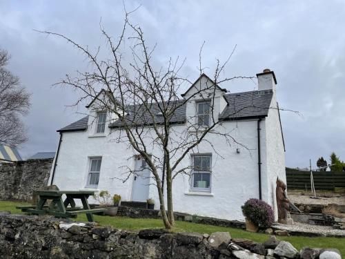 Tidal Cottage On The Shore Isle of Skye