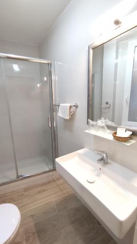 Hostal Aliste - image 13