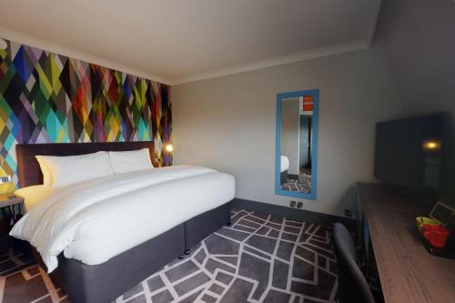 Village Hotel Bracknell Room Type - CLUB ROOM (FREE PARKING, GYM & POOL ACCESS)