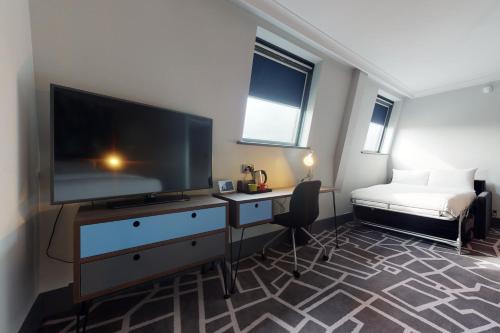 room detail thumbnail 1