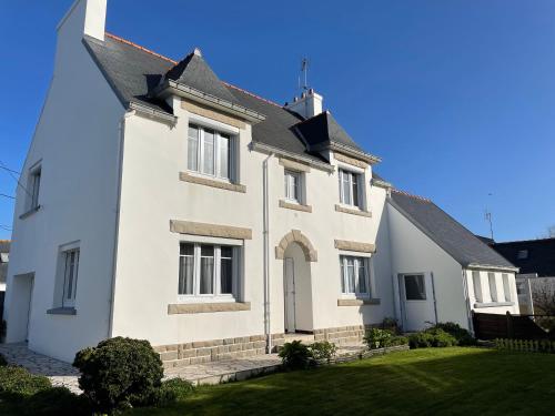 Maison néo bretonne Eckmühl gîte à louer Kersuluan