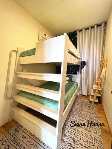 Premium Swanhouse no.SiX with 3bedrooms Condo Premium Swanhouse no.SiX with 3bedrooms Condo