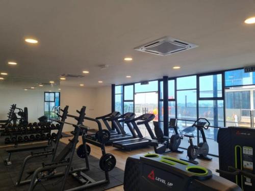 Premium Swanhouse no.SiX with 3bedrooms Condo Premium Swanhouse no.SiX with 3bedrooms Condo