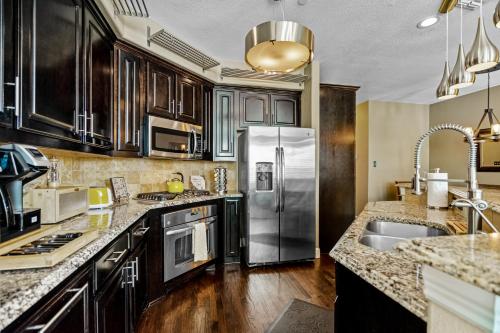 Luxury & Highly furnished upscale w Patio & Garage in Plano, USA