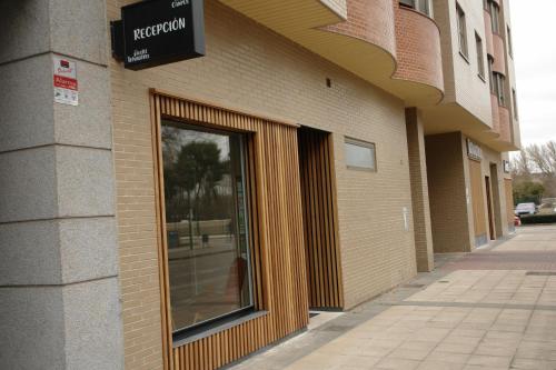 Hotel Campus Tavern - image 4