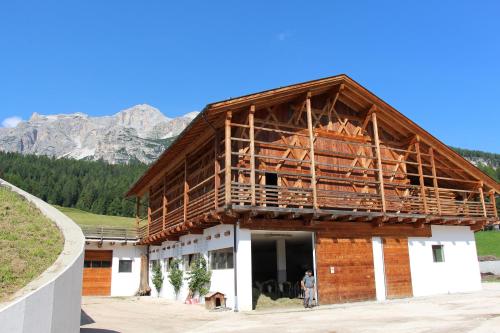 Jägerhaus Agriturismo - Accommodation - Cortina d'Ampezzo