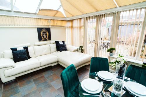 Turves Place, 3 Bedroom property/near MCR Airport gîte à louer Village Hotel and Leisure Club Cheadle