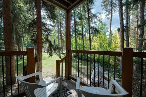 Timbernest Summit Escape: Beautiful Updates, Great Location – Breckenridge, CO
