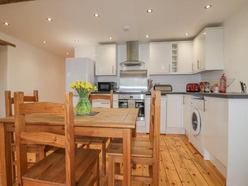 Vine Cottage St. Austell - image 8