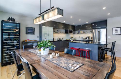 Telemark Condo Perfect for 30 day or Longer Stays in Breckenridge, USA