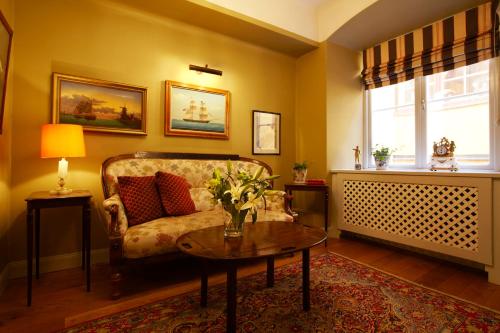 Victory Apartments - main image
