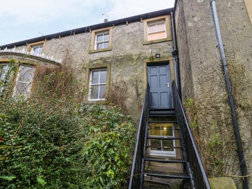 Whitefriars Lodge Settle - image 7