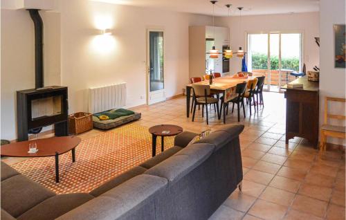 Awesome Home In Berlou in Berlou