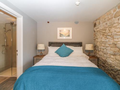 Helford Penryn - image 12