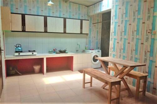 Penginapan Rudi Syariah near Hutan Pinus Bukit Becici