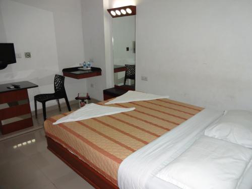 Lotus Bay View Hotel in Pondicherry