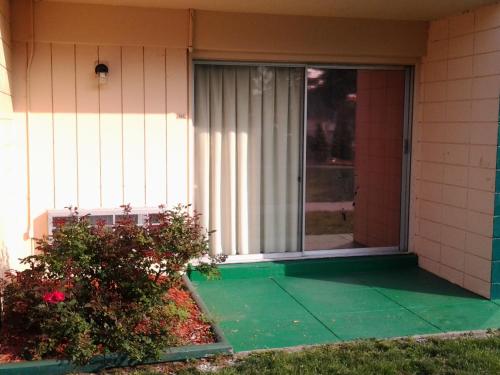 Budgetel Inn & Suites Hotel – Grand Rapids, MI