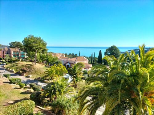 Surrounding environment, Superbe Appartement avec vue Mer et Piscine near LA TABLE D EMI