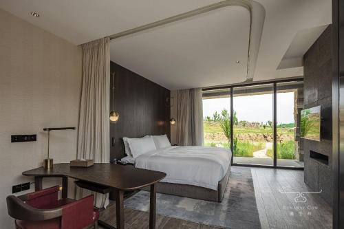 Book the Suite with Garden View Suite with Garden View