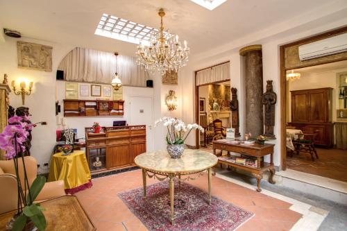 Navona Gallery Suites - image 13