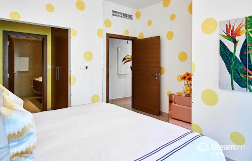 Dream Inn Dubai Apartments - Claren Downtown Private Terrace - image 11