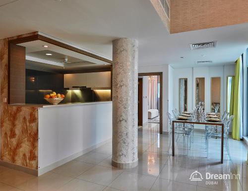 Dream Inn Dubai Apartments - Claren Downtown Private Terrace - image 14