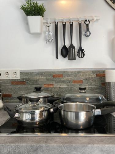 Living at Saarpartments - AdultsOnly - Business & Holiday Homes with Kitchen for Long- and Short Term stay, 3 min to St Johanner Markt and Points of Interest, Saarbrücken (fotografie 4)
