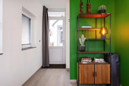 Welcome in - Beneden appartement direct aan het Sneekermeer met tuin, Offingawier (Foto 5)