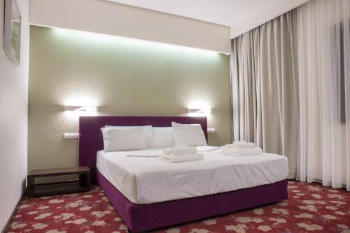 1 queen bed