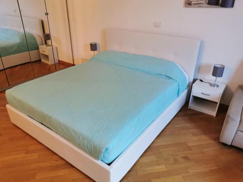 Studio Apartment image 9