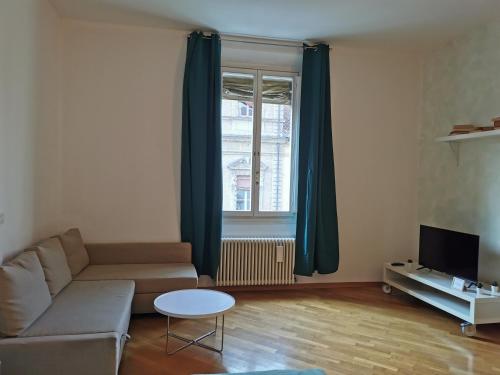 Studio Apartment image 7