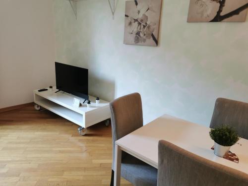 Studio Apartment image 4