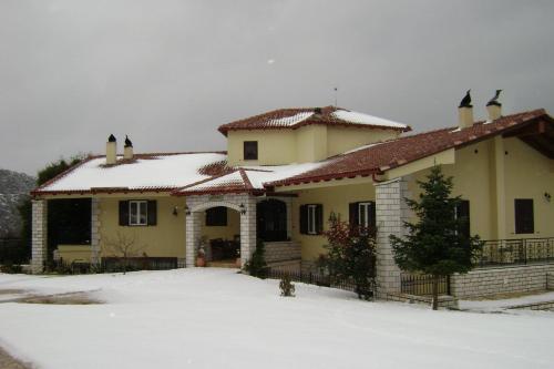 Margit Suites Hotel – Karpenisi, AL