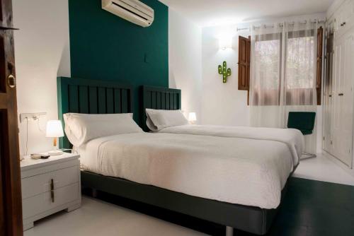 2 twin beds