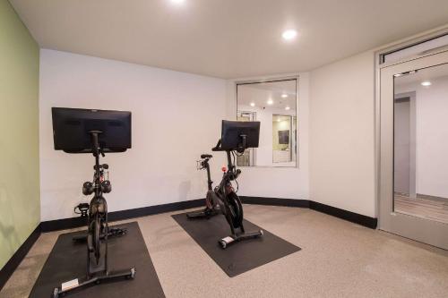 WoodSpring Suites Portland Vancouver - image 12