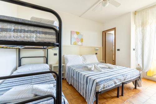 Hotel Mignon - image 11