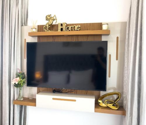Luxury Room with Marina view close to JBR Beach and Metro with Shared Kitchen, Dubai (photo 10)