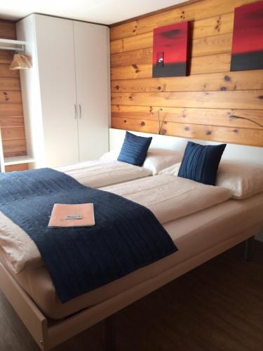 Double or Twin Room with Mountain View image 3