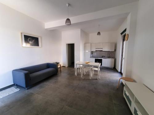 SQUARE SUITE 5 Stairs - 50mt to the beach gîte à louer Cantorato