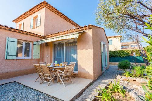 VILLA CLEMENTINIERS VI4266 By Riviera Holiday Home gîte à louer Cros-de-Cagnes