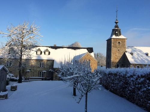 Maison de charme à Crupet et le gîte la suite