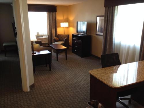 Grandstay Hotel Suites Glenwood